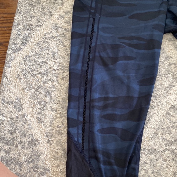 Lululemon Cropped Leggings - Picture 8 of 8